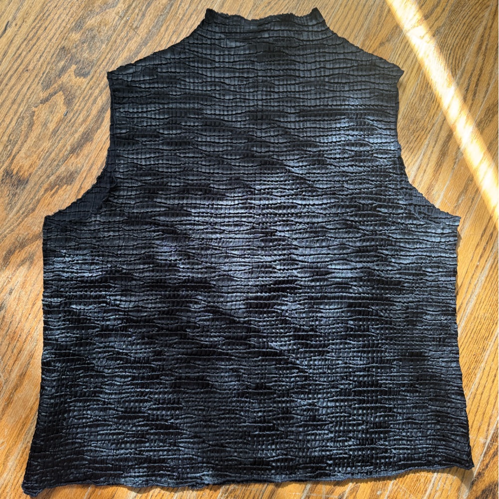 Vintage Plisse Black Sleeveless mock neck Top - Size Large